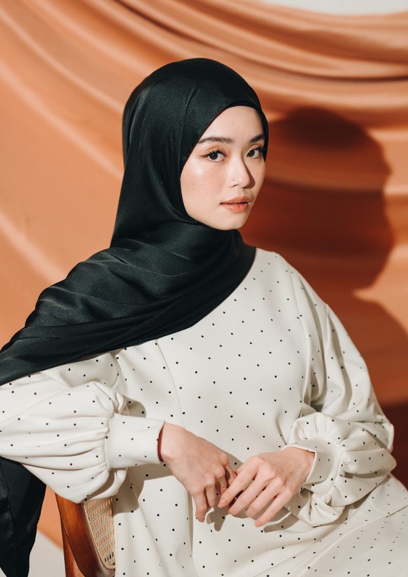 Noor Luxe Satin Shawl
