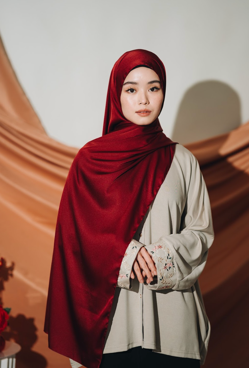 Noor Luxe Satin Shawl