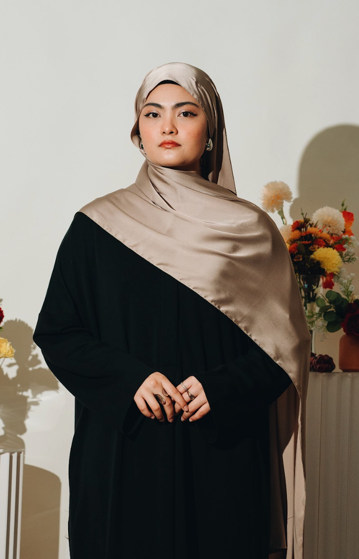 Noor Luxe Satin Shawl
