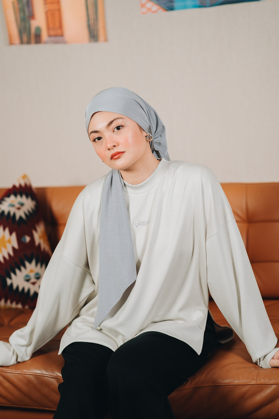 Modal Habibti Sweater in Silver with Pink Embroidery