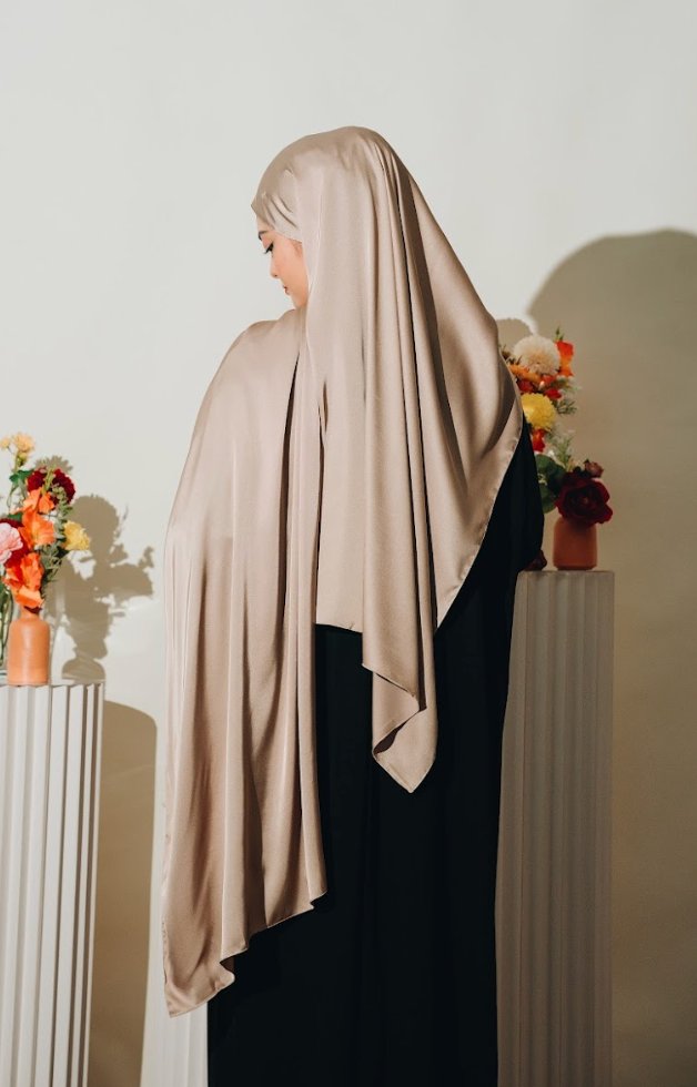 Noor Luxe Satin Shawl