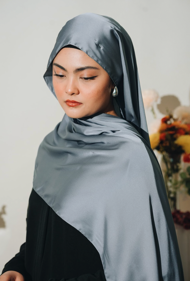 Noor Luxe Satin Shawl