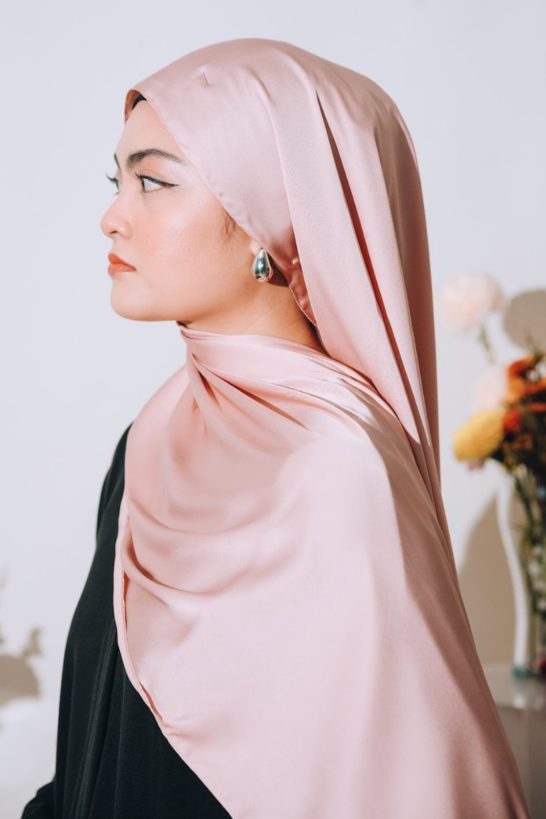 Noor Luxe Satin Shawl