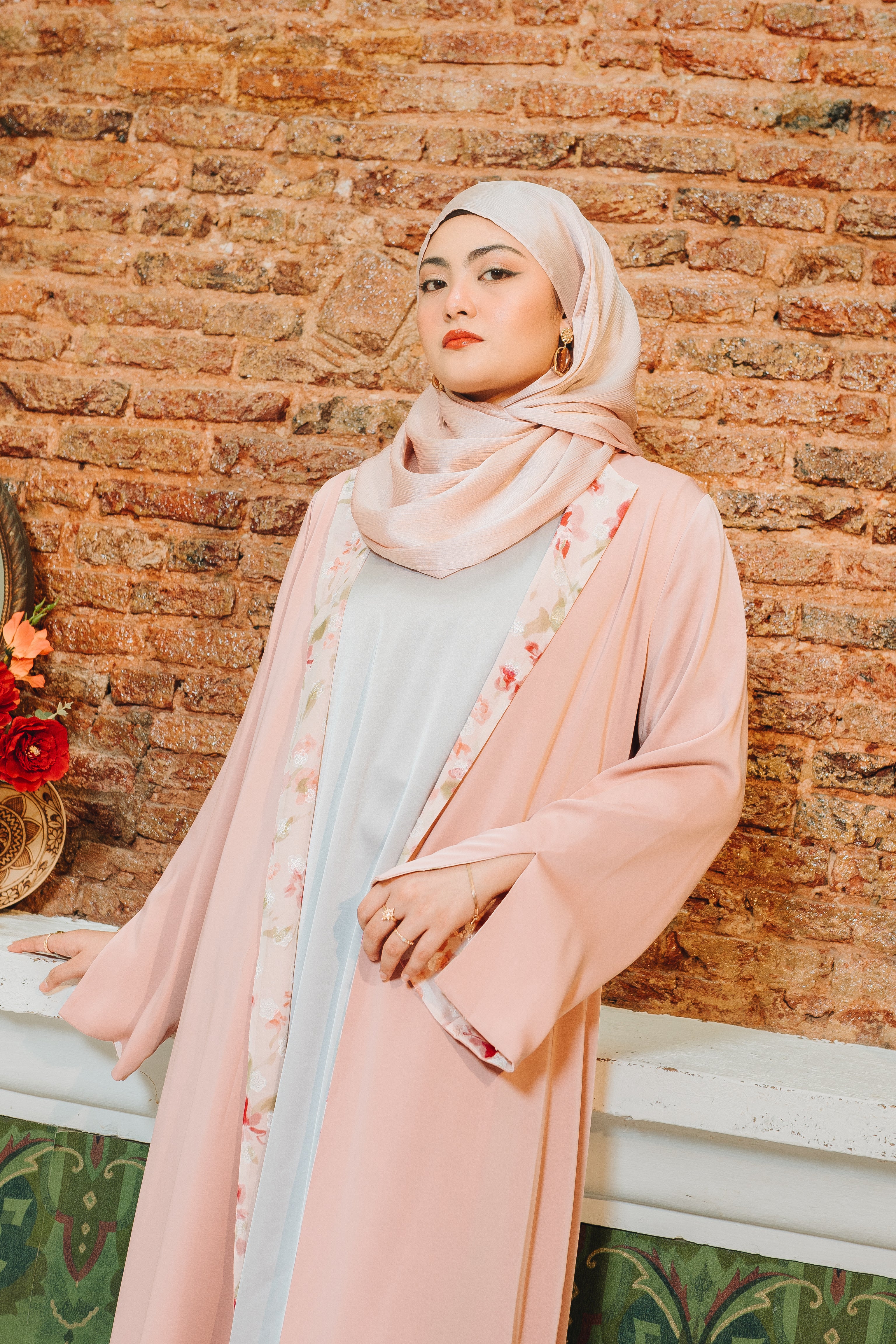 Rosa Reversible Abaya in Petal